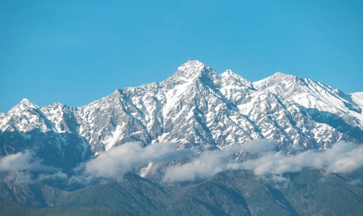 de la cati ani ai voie sa stai in fata